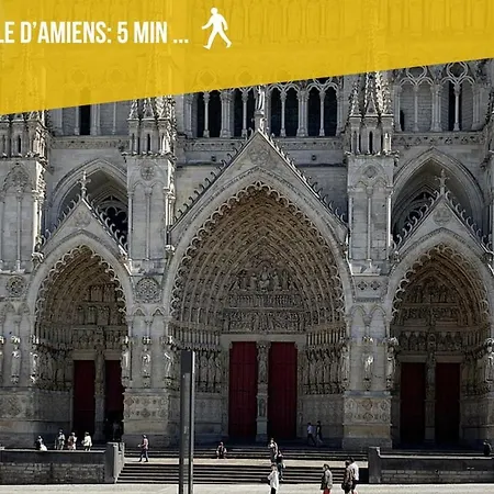 Refuge Lumineux Au Pied De La Cathedrale Amiens